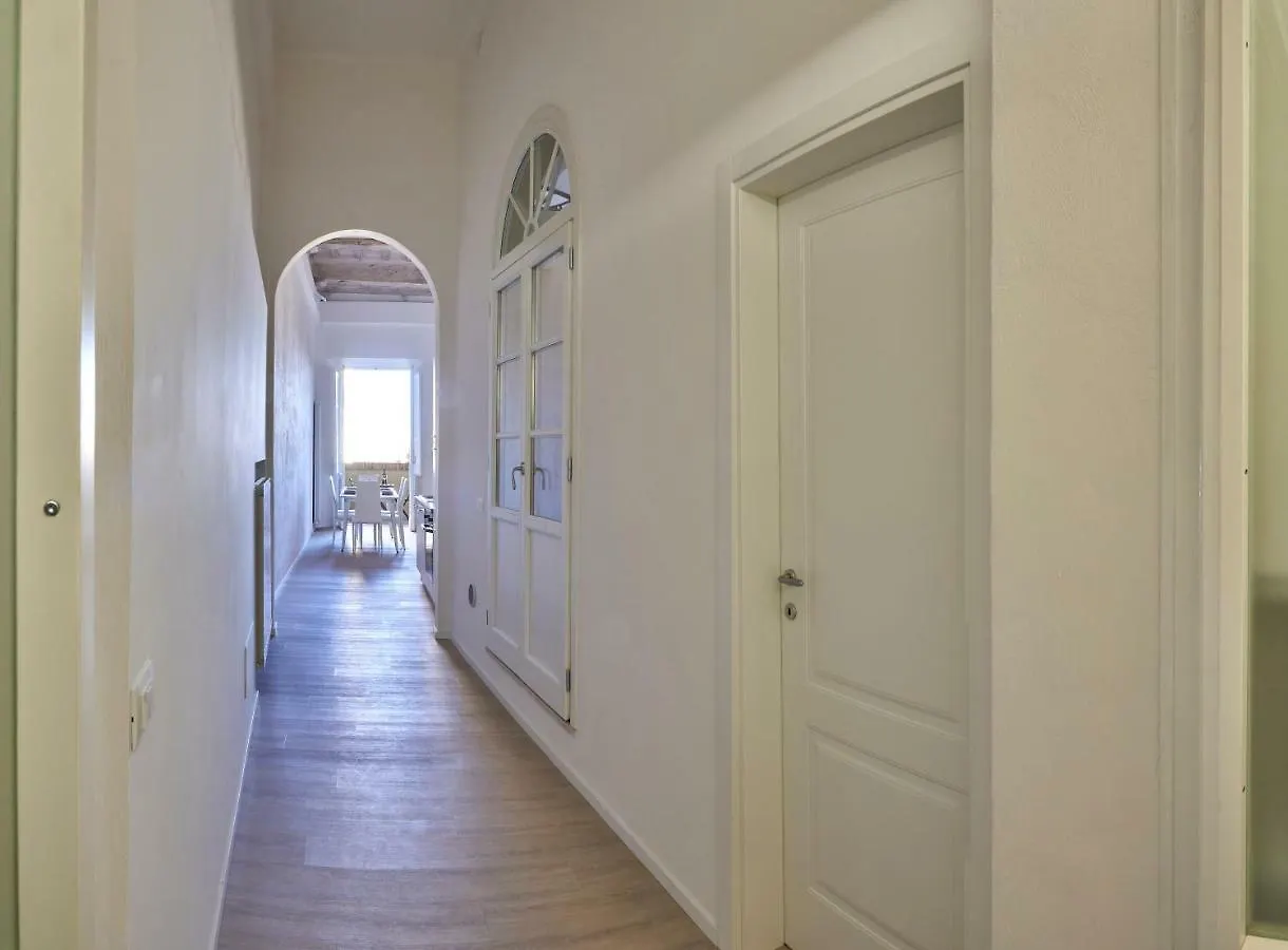 Casa con Loggiato residenza storica Siena