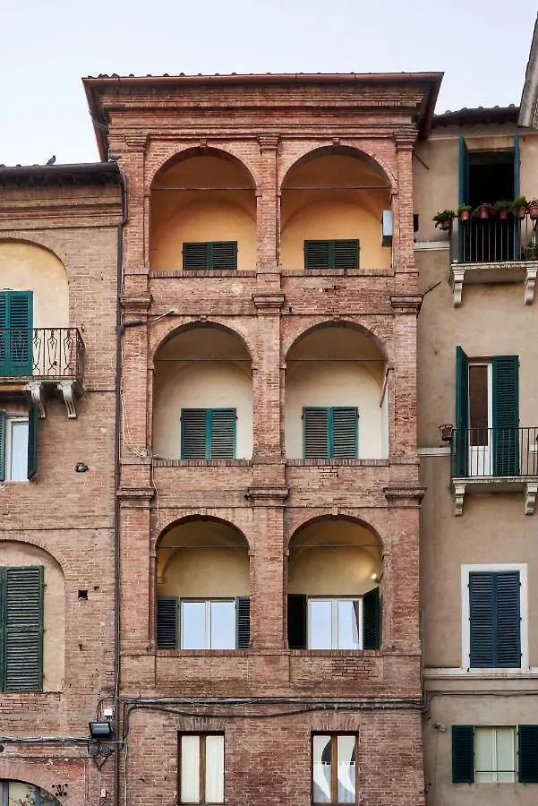 Casa con Loggiato residenza storica Siena Appartamento