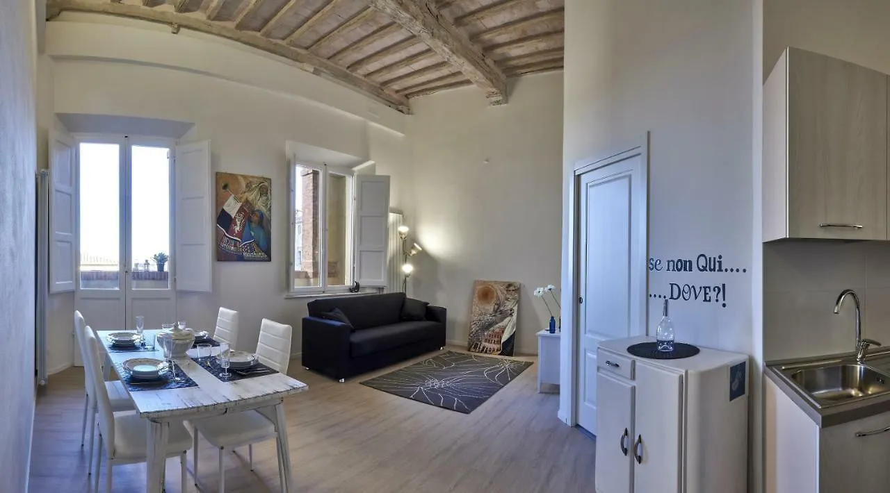 Casa con Loggiato residenza storica Siena
